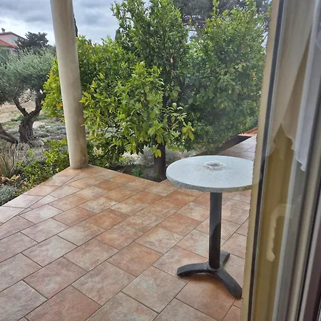 Séjour chez l'habitant Vue Jardin Rez-de-chaussee Millas